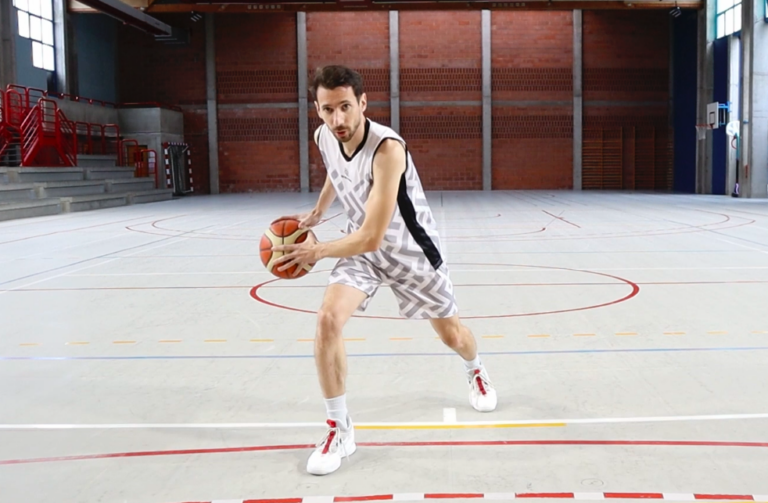 Comment améliorer son départ en dribble au basketball pour être un meilleur joueur de 1x1.