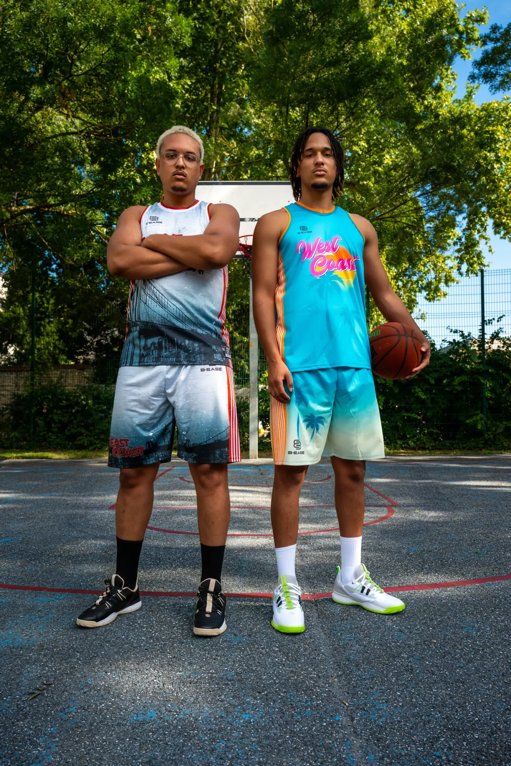 Joueurs B.EASE sur le playground